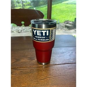 30 OZ Yeti, Harvest Red